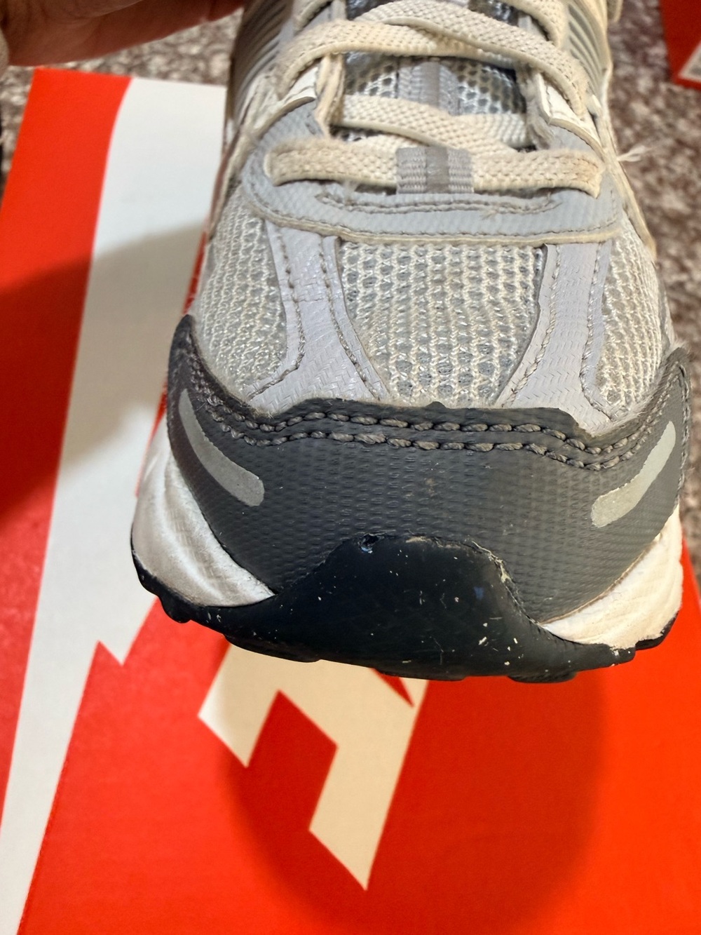 Nike Kids Iron Grey/Chrome Vomero 5 (PS) - Picture 8 of 13